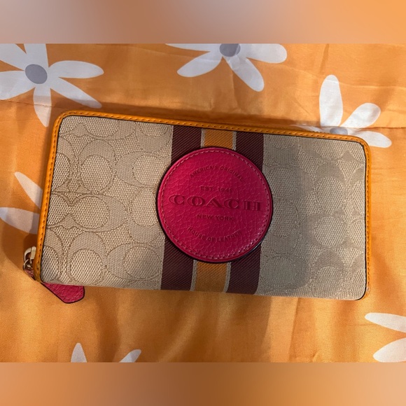 Coach wallet - Picture 2 of 4